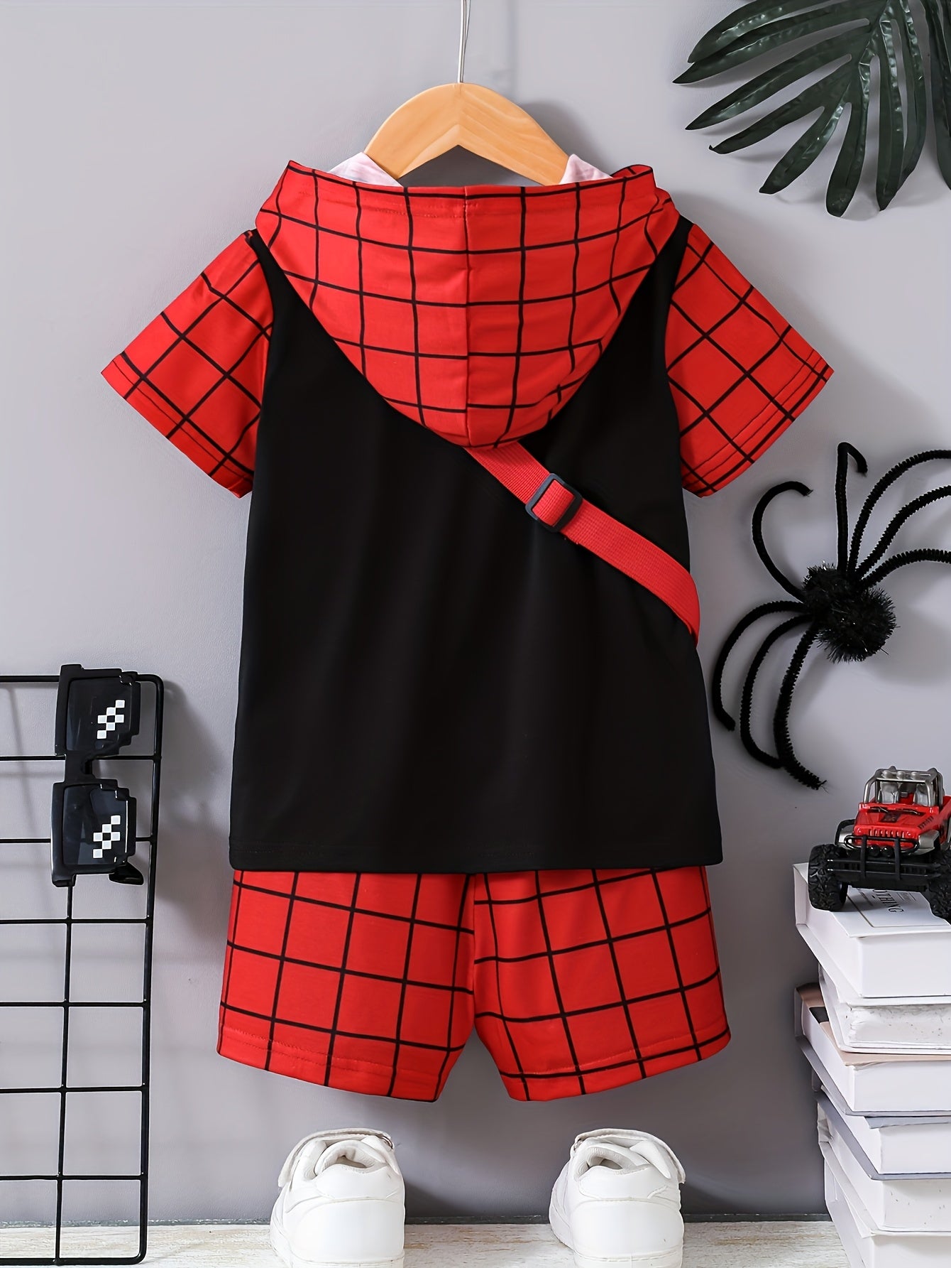 3pcs set of boys' casual and fashionable spider pattern printed short-sleeved hoodies and spider web pattern digital printed shorts and spider bag pattern printed suit, boys' summer comfortable and lightweight trendy sportswe