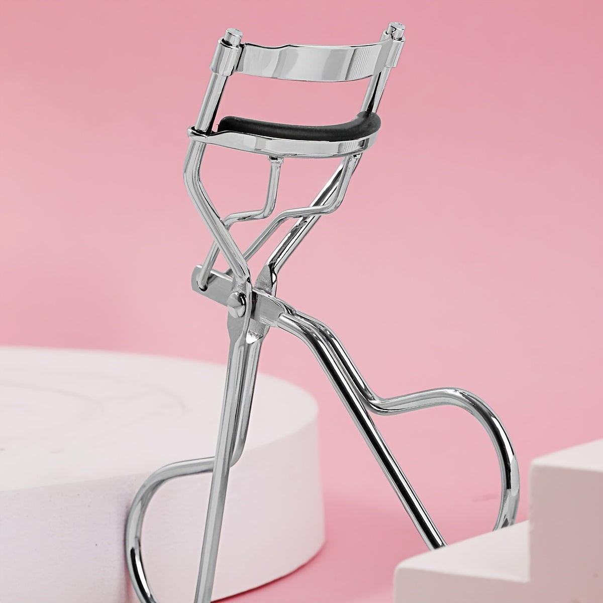 A Premium Golden Classic Eyelash Curler - A Beauty And Makeup Tool That Does Not Require Charging, Portable, Simple, Durable, A Natural Curling Beauty Tool Suitable For Women's Eyelashes.
