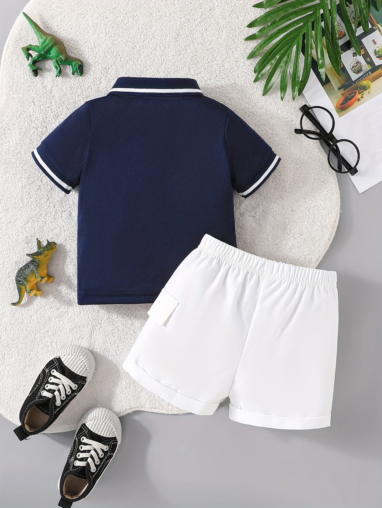 Boys Summer Casual Short Sleeve Polyester Dinosaur Print Shirt and Letter Patch Shorts Set, Regular Fit, Half Placket, No Belt, Slight Stretch Fabric, Knit Fabric, for Outdoor