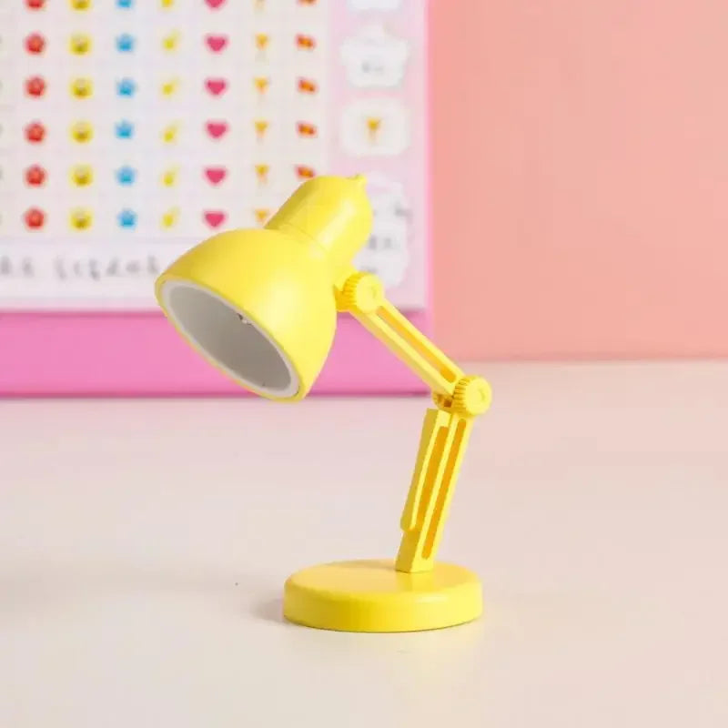 Mini lampe de lecture avec pince, lampe de table LED pliable, veilleuse pour la maison, la chambre, l'ordinateur, les yeux, les voyages, les livres, les appareils électroménagers